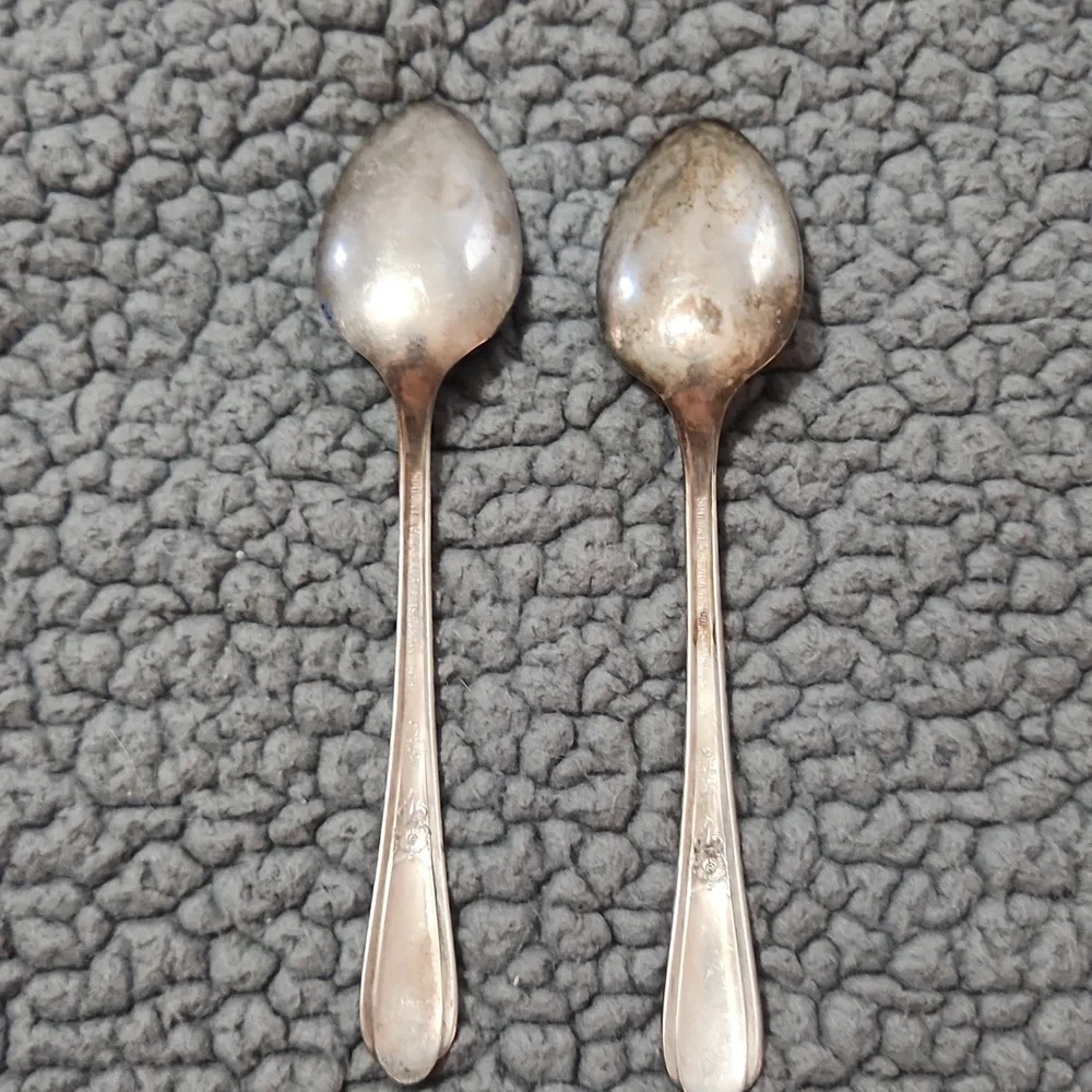 2 Vintage Simeon L. And Gearge H. Rogers Oneida Silverplated Teaspoons